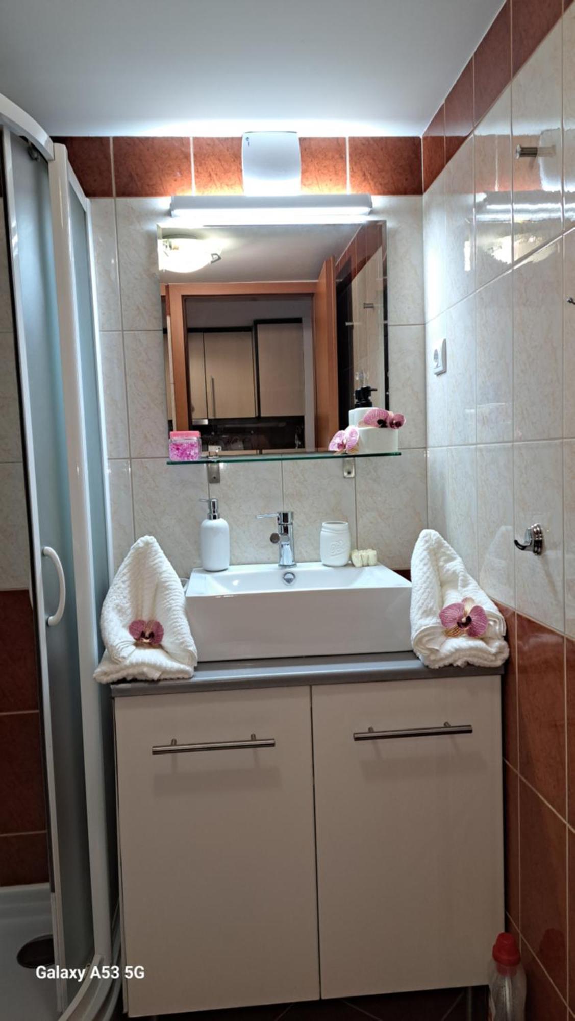 Viktoria Apartman Gyula Esterno foto