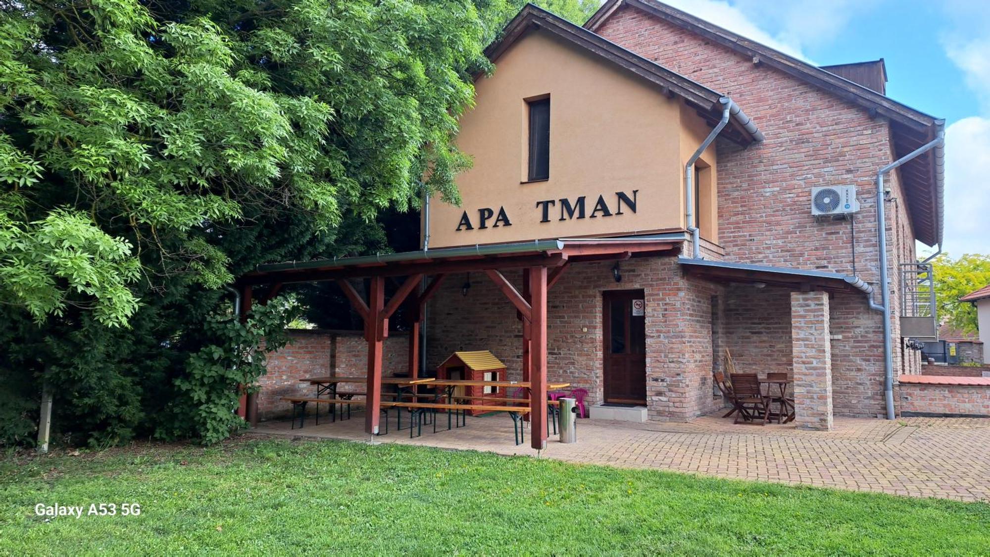 Viktoria Apartman Gyula Esterno foto